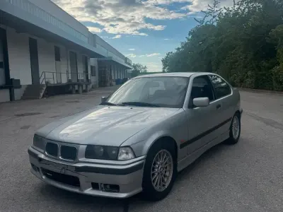 Gebraucht BMW 323 M Sport 170 PS (125 kW) 1999 Silber Coupé