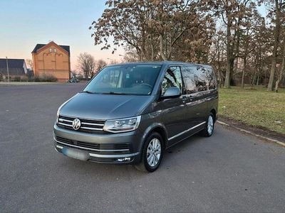Usata VW T6 Highline 204 CV (150 kW) 2016 Grigio Furgone