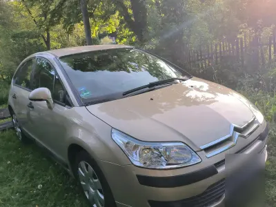 Gebraucht Citroën C4 90 PS (66 kW) 2005 Gold Kleinwagen