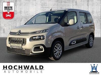 Grau Gebraucht 2021 Citroën Berlingo Feel Van / Kleinbus | 20.310 € (Guter Preis)