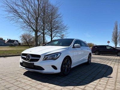 Gebraucht Mercedes CLA200 Shooting Brake Urban 156 PS (114 kW) 2018 Weiß Kombi
