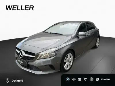 Gebraucht Mercedes A180 Urban 122 PS (89 kW) 2017 Mountaingrau (grau) Kombi