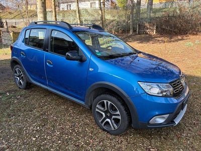 Gebraucht Dacia Sandero Celebration 90 PS (66 kW) 2018 Blau Limousine