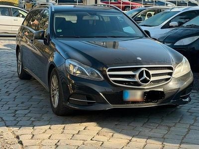 Gebraucht Mercedes E200 Elegance 136 PS (100 kW) 2016 Schwarz Kombi