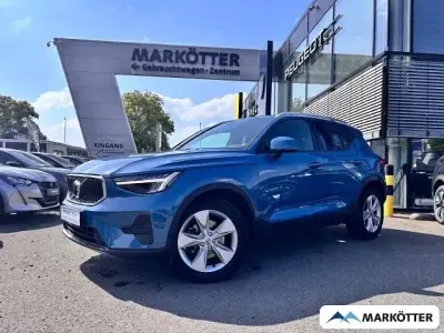 Gebraucht Volvo XC40 Core 163 PS (119 kW) 2023 Fjord blue / metallic SUV