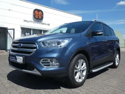 Gebraucht Ford Kuga Titanium 150 PS (110 kW) 2018 Blau SUV