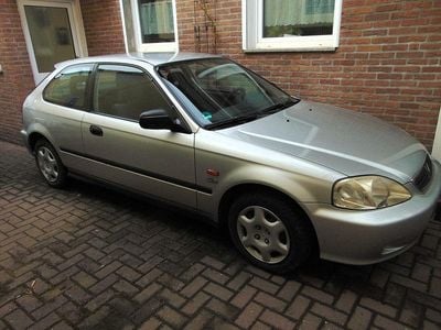 Second-hand Honda Civic 102 CP (75 kW) 2000 Argintiu Coupe