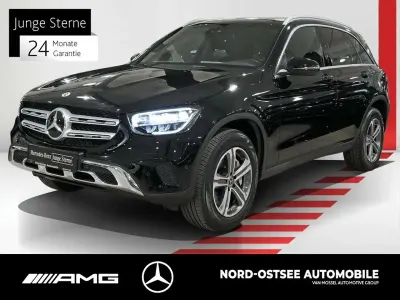Gebraucht Mercedes GLC300 211 PS (155 kW) 2021 Unilack schwarz uni SUV