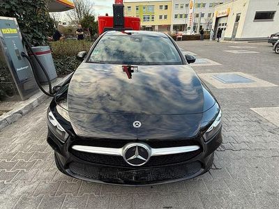Gebraucht Mercedes A200 163 PS (119 kW) 2018 Schwarz Limousine