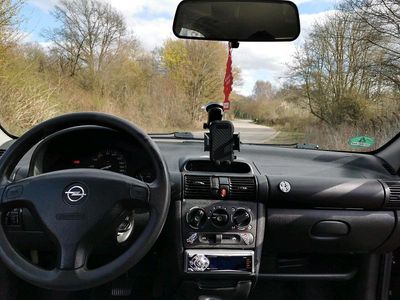 Second-hand Opel Corsa Edition 65 CP (47 kW) 2000 Negru Hatchback