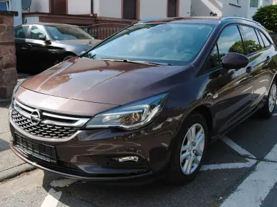 Gebraucht Opel Astra 105 PS (77 kW) 2016 Braun Kombi