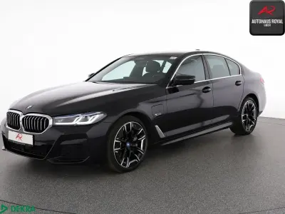 Gebraucht BMW 545e M Sport 286 PS (210 kW) 2022 Saphirschwarz Limousine