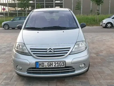 Gebraucht Citroën C3 65 PS (47 kW) 2003 Silber Limousine