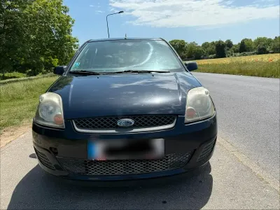 Gebraucht Ford Fiesta 70 PS (51 kW) 2007 Blau Kleinwagen