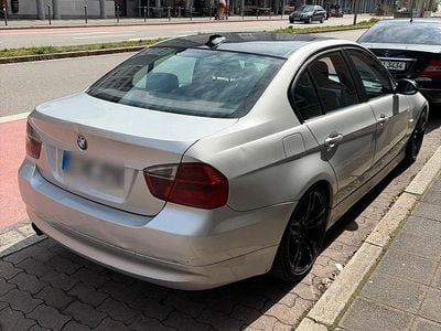 Gebraucht BMW 325 218 PS (160 kW) 2007 Silber Limousine