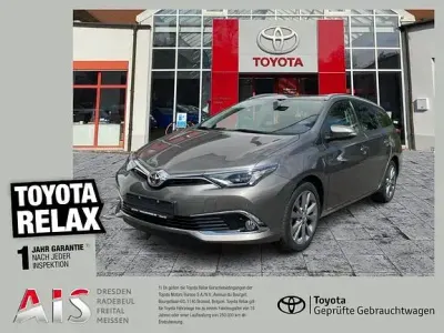 Gebraucht Toyota Auris Executive 116 PS (85 kW) 2017 Gray metallic Kombi