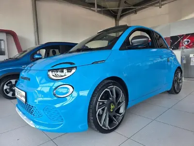 Gebraucht Abarth 500C Turismo 114 kW (155 PS) 2023 Blau Cabrio
