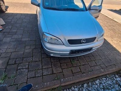 Second-hand Opel Astra Edition 75 CP (55 kW) 2000 Gri Berlinǎ