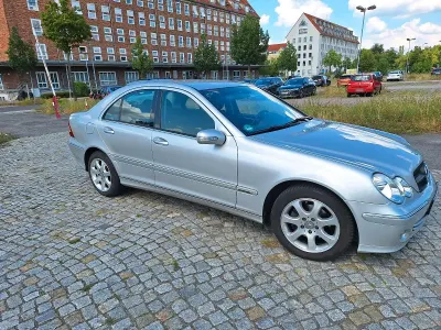 Gebraucht Mercedes C180 143 PS (105 kW) 2004 Silber Limousine