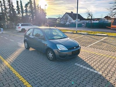 Gebraucht Ford Fiesta 60 PS (44 kW) 2005 Grau Kleinwagen