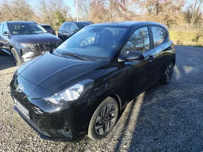 Neu Hyundai i10 Premium 79 PS (58 kW) 2025 Schwarz Kleinwagen