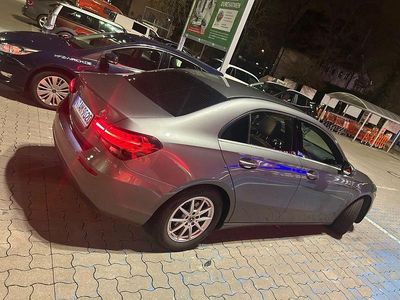 Gebraucht Mercedes A180 116 PS (85 kW) 2019 Grau Limousine