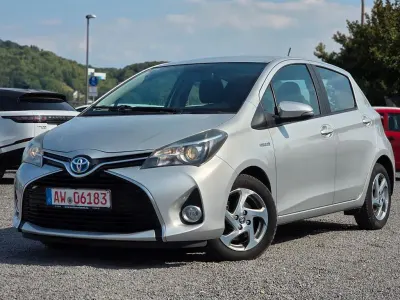 Gebraucht Toyota Yaris Comfort 75 PS (55 kW) 2015 Silber Kleinwagen