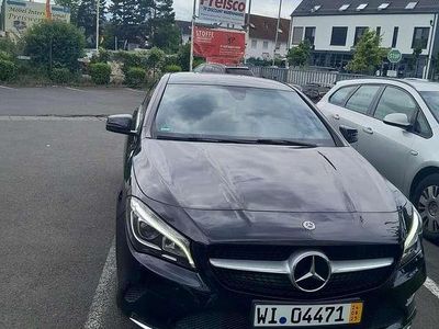 Gebraucht Mercedes CLA180 Urban 122 PS (89 kW) 2018 Schwarz Limousine