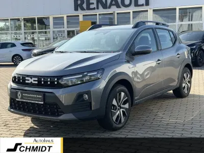 Neu Dacia Sandero Expression 122 PS (89 kW) 2026 Grau Limousine