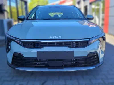 Neu Kia K4 150 PS (110 kW) 2026 Metallic Kombi