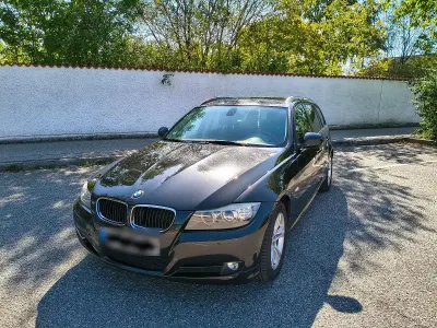Gebraucht BMW 318 143 PS (105 kW) 2011 Schwarz Kombi