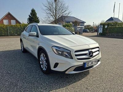 Gebraucht Mercedes GLA220 Urban 177 PS (130 kW) 2016 Weiß SUV