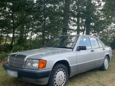 Gebraucht Mercedes 190 110 PS (80 kW) 1991 Silber Limousine