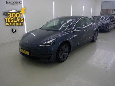 Grau Gebraucht 2020 Tesla Model 3 Standard Range Limousine | 19.900 € (Guter Preis)
