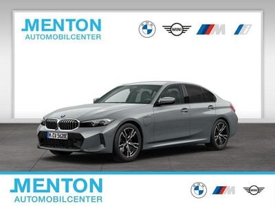 Grau Gebraucht 2025 BMW 330e M Sport Limousine | 51.990 € (Fairer Preis)