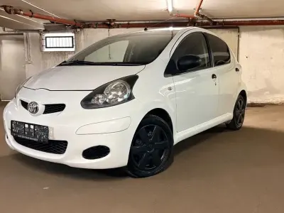 Gebraucht Toyota Aygo City 68 PS (50 kW) 2009 Weiß Kleinwagen