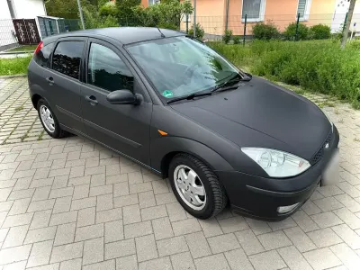 Gebraucht Ford Focus 101 PS (74 kW) 2002 Schwarz Limousine