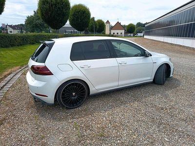 Andere farben Gebraucht 2017 VW Golf VII GTI Limousine | 18.700 €