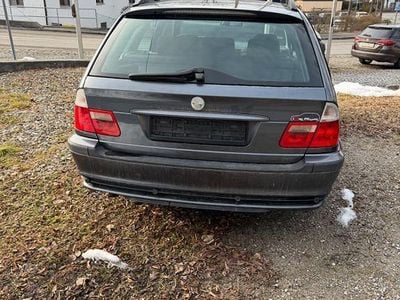 Gebraucht BMW 320 150 PS (110 kW) 2002 Grau Kombi