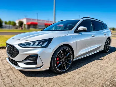Gebraucht Ford Focus ST-Line 120 PS (88 kW) 2022 Silber Limousine