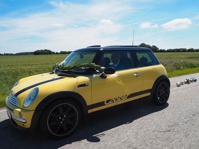 Second-hand Mini Cooper 116 CP (85 kW) 2002 Galben Hatchback