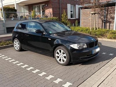 Gebraucht BMW 116 120 PS (88 kW) 2010 Schwarz Kleinwagen
