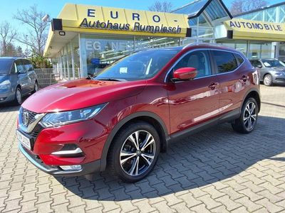 Gebraucht Nissan Qashqai N-Connecta 159 PS (116 kW) 2019 Magnetic red SUV