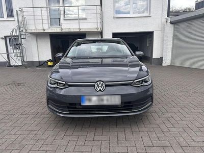 Gebraucht VW Golf VIII Style 150 PS (110 kW) 2021 Grau Limousine