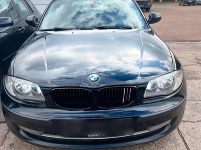 Gebraucht BMW 118 122 PS (89 kW) 2010 Schwarz Kleinwagen