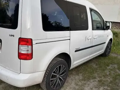 Gebraucht VW Caddy Style 102 PS (75 kW) 2010 Van / Kleinbus