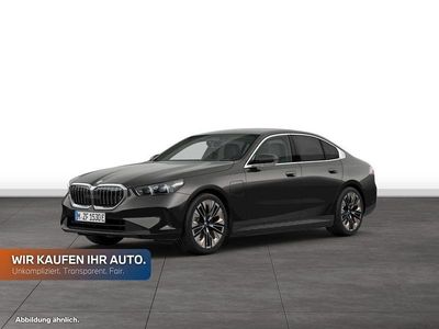 Gebraucht BMW 530e Comfort Edition 299 PS (219 kW) 2024 Sophistograu brillanteffekt metallic Limousine