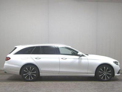 Second-hand Mercedes E300 Avantgarde 306 CP (225 kW) 2021 Alb Break