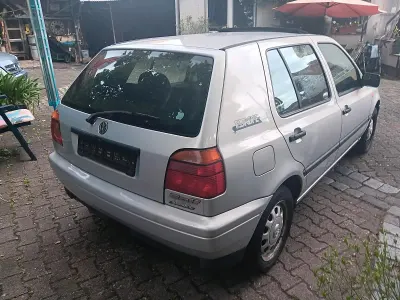 Gebraucht VW Golf III 75 PS (55 kW) 1996 Silber Limousine