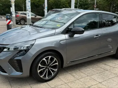 Gebraucht Renault Clio V Techno 90 PS (66 kW) 2024 Grau Kleinwagen